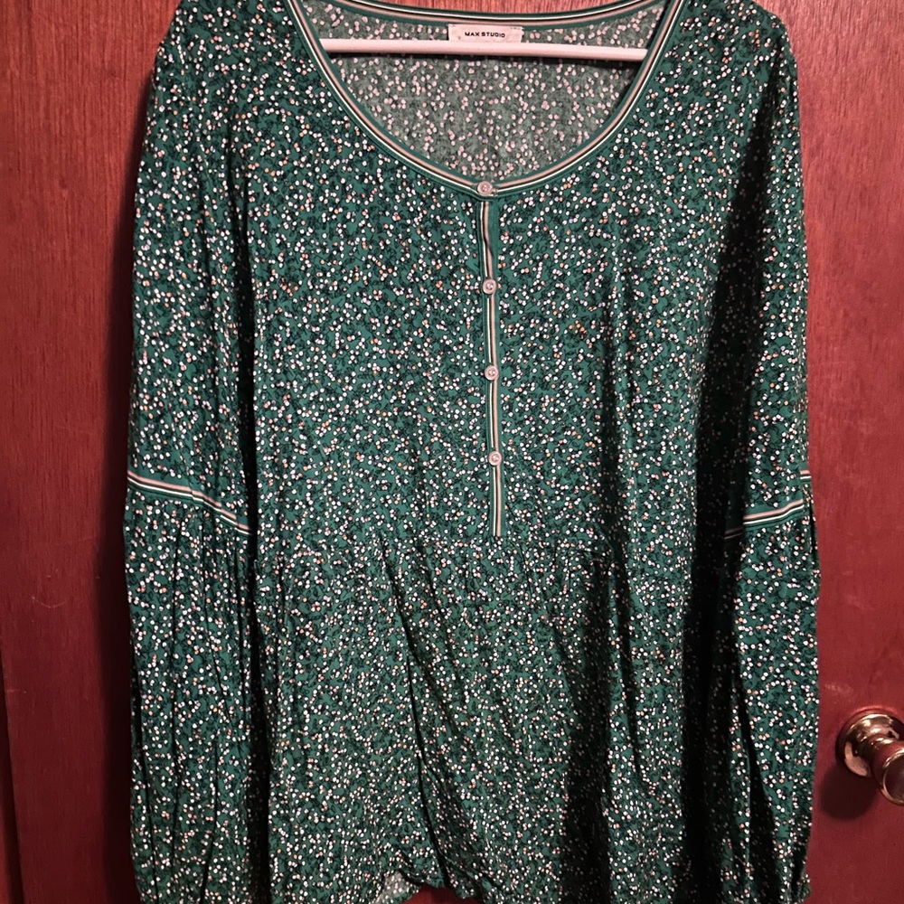 Old Navy Green and White Patterned Blouse
